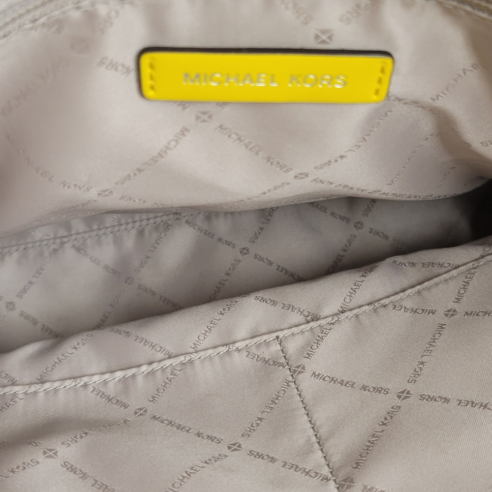 Michael Kors Kenly Large Signature Logo Tape Tote Bag - Picture 9 of 11